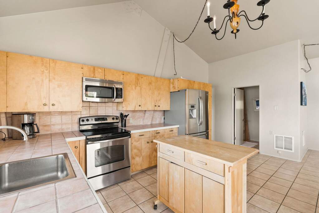 3 Bedroom Single Family Home/House's Image 27