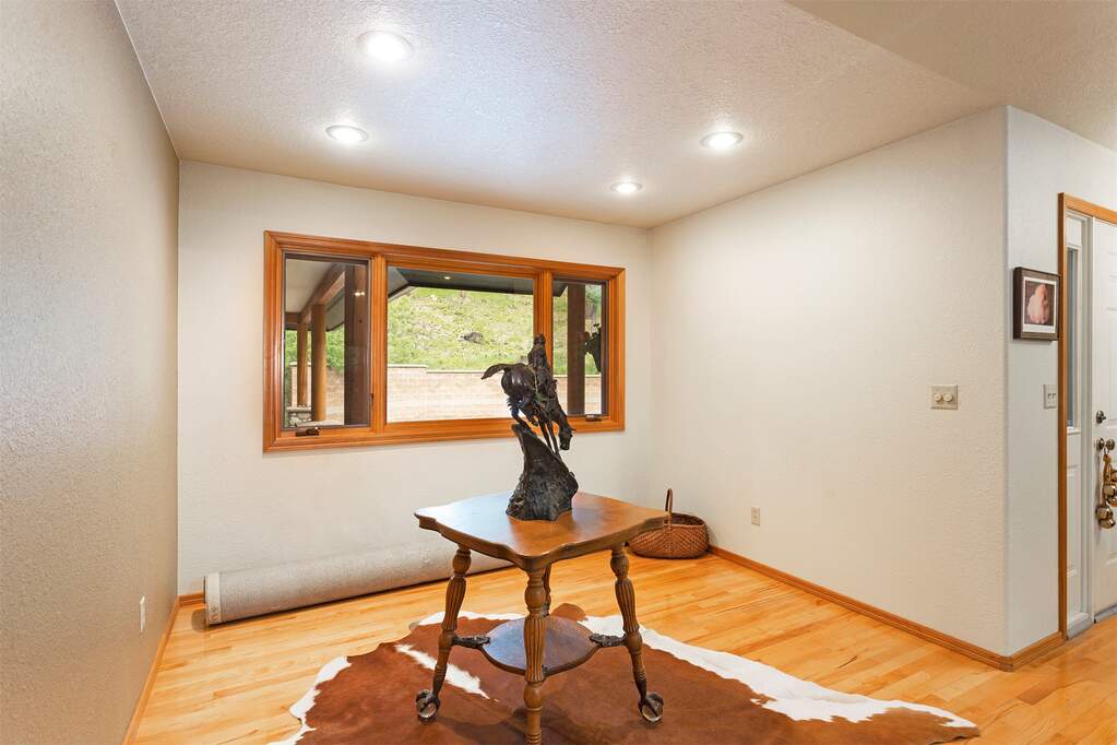 4 Bedroom Single Family Home/House's Image 10