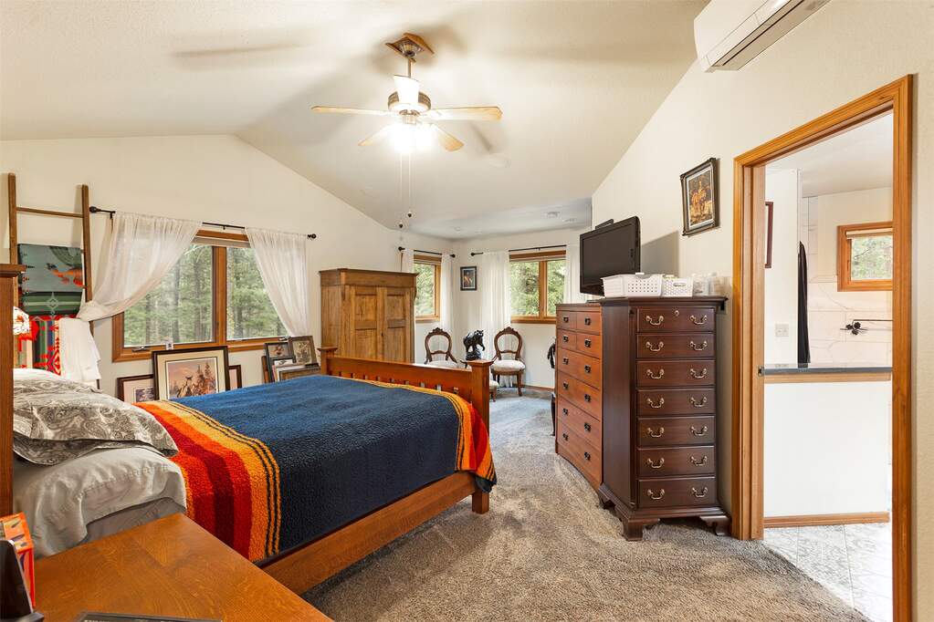 4 Bedroom Single Family Home/House's Image 11
