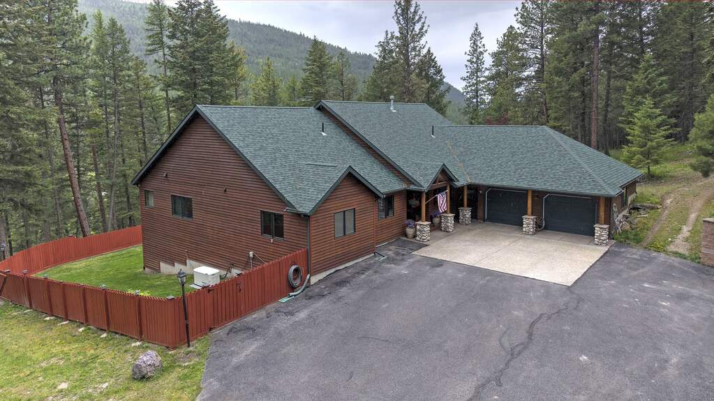 4 Bedroom Single Family Home/House's Image 37