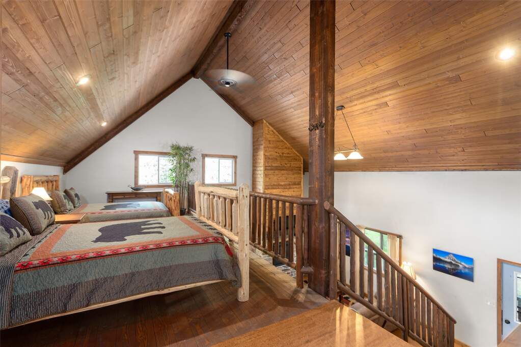 17 Bedroom Single Family Home/House's Image 100