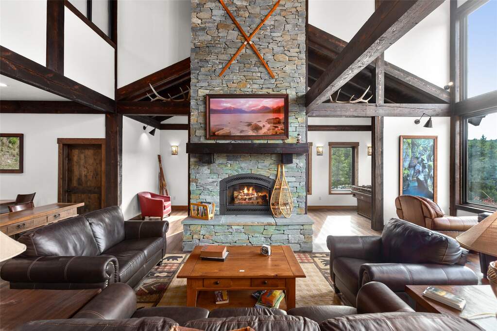 17 Bedroom Single Family Home/House's Image 101