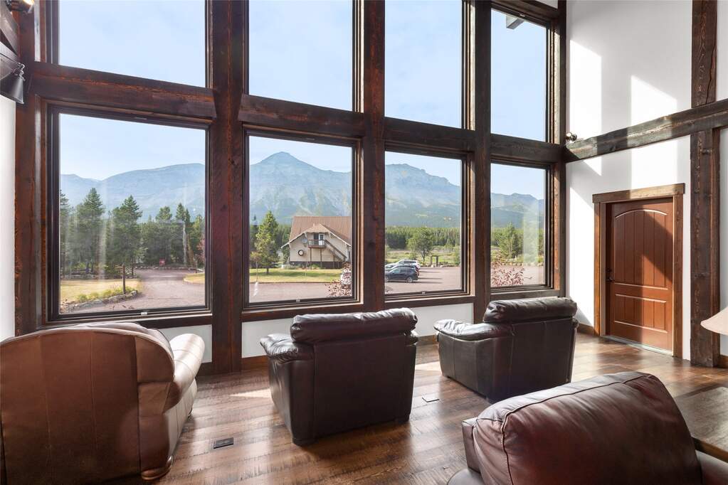17 Bedroom Single Family Home/House's Image 105