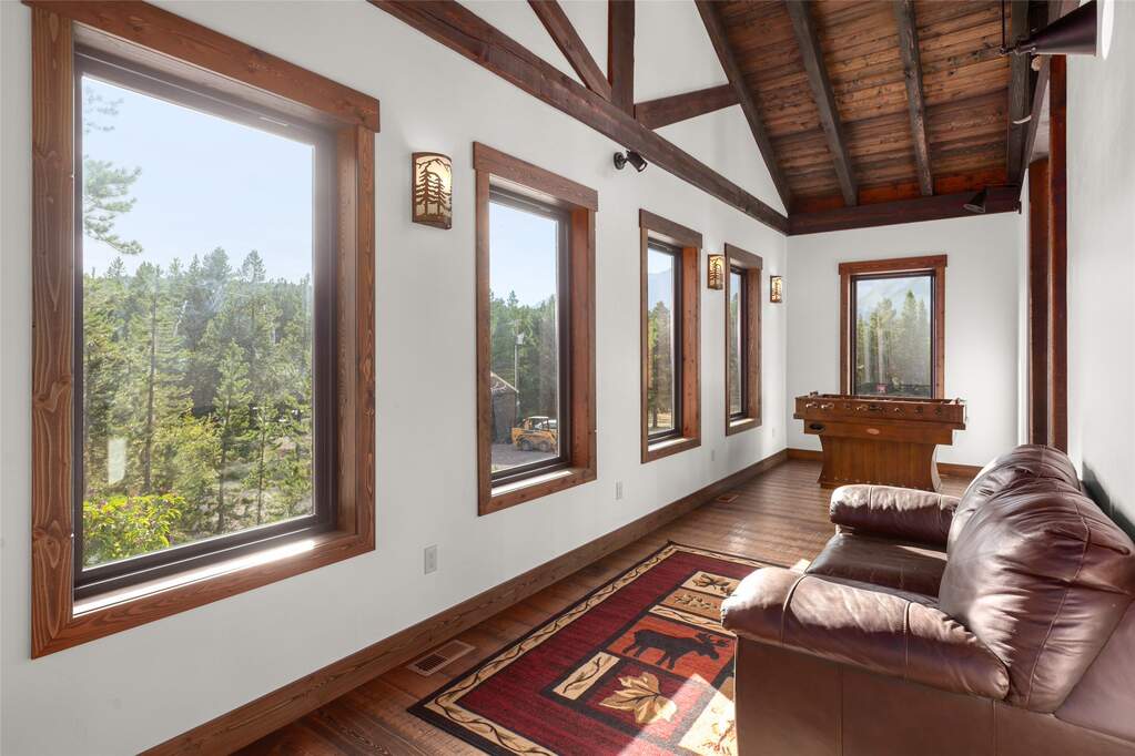 17 Bedroom Single Family Home/House's Image 109