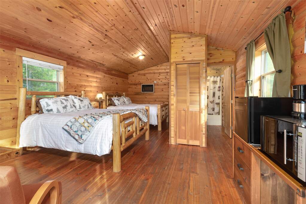 17 Bedroom Single Family Home/House's Image 110