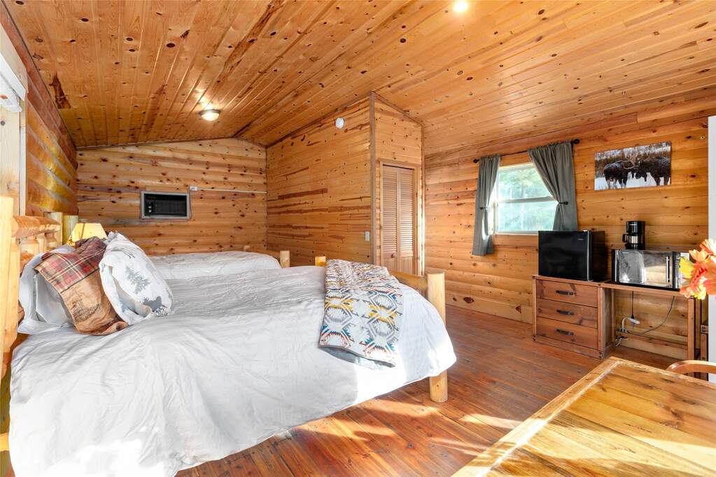 17 Bedroom Single Family Home/House's Image 114