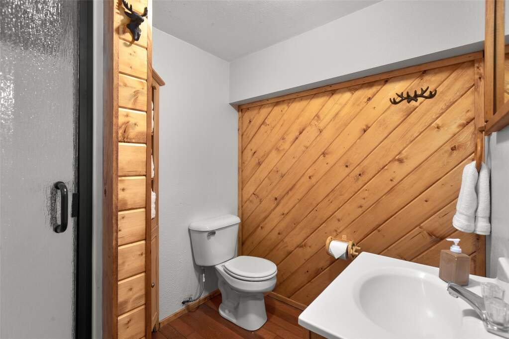 17 Bedroom Single Family Home/House's Image 119