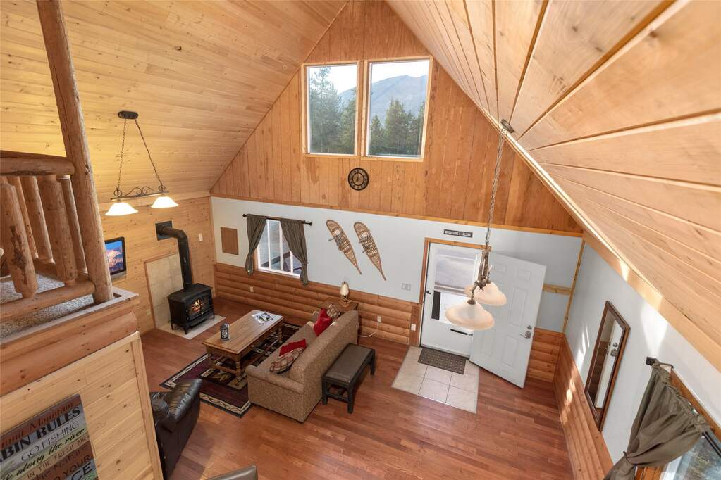 17 Bedroom Single Family Home/House's Image 122
