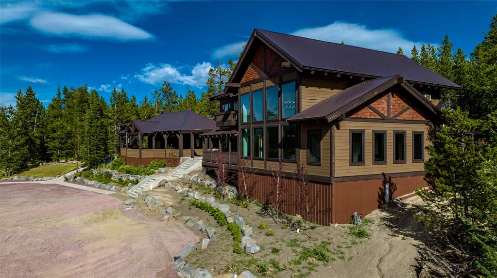 17 Bedroom Single Family Home/House's Image 41