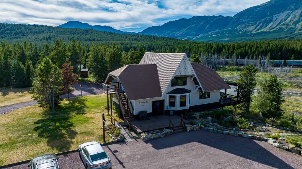 17 Bedroom Single Family Home/House's Image 44