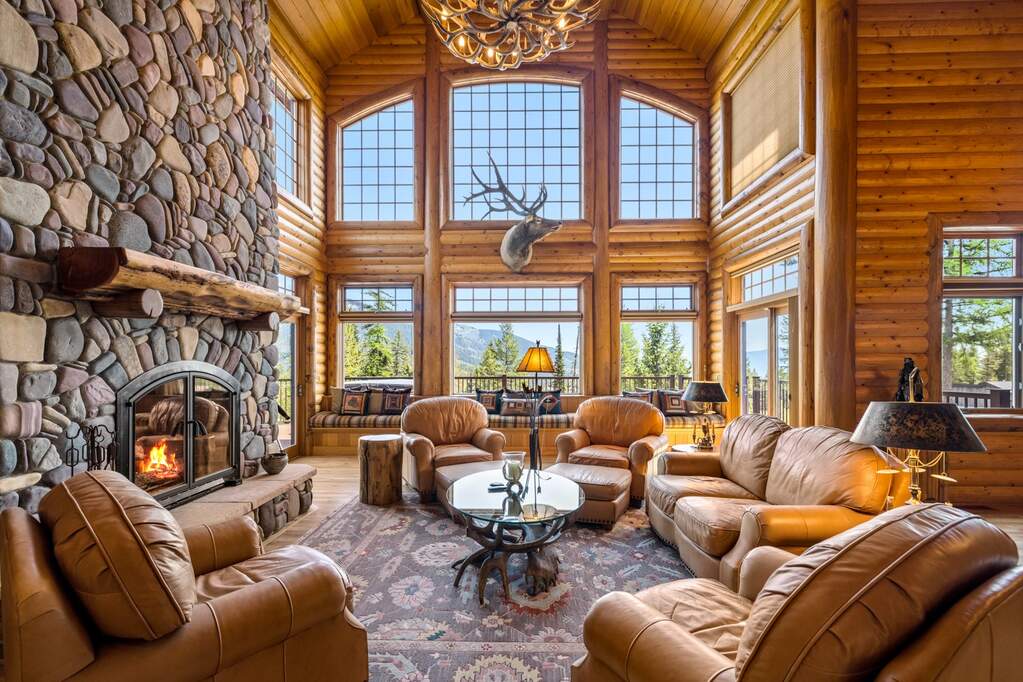 5 Bedroom Single Family Home/House's Image 15