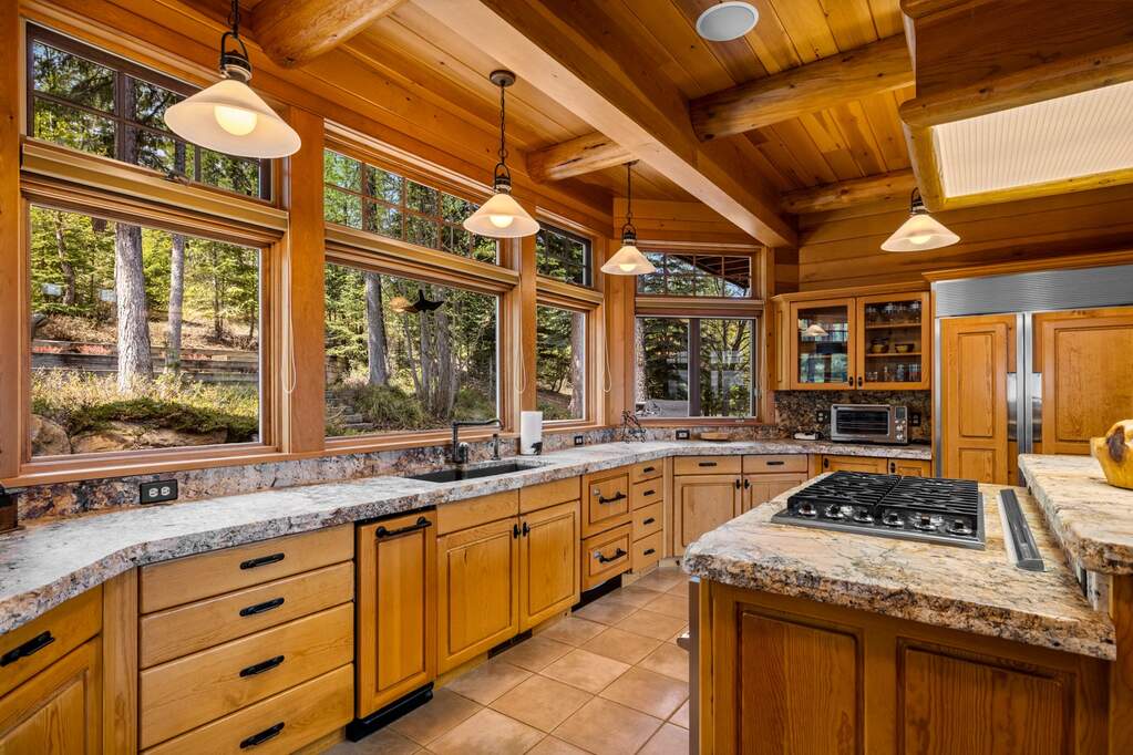 5 Bedroom Single Family Home/House's Image 31