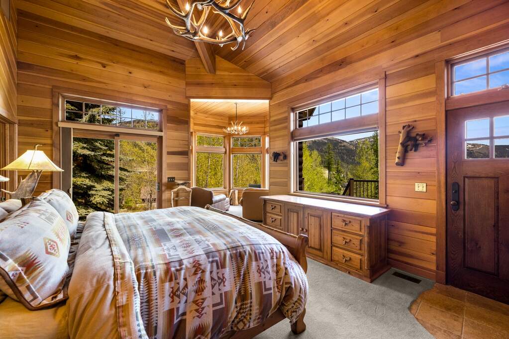5 Bedroom Single Family Home/House's Image 38