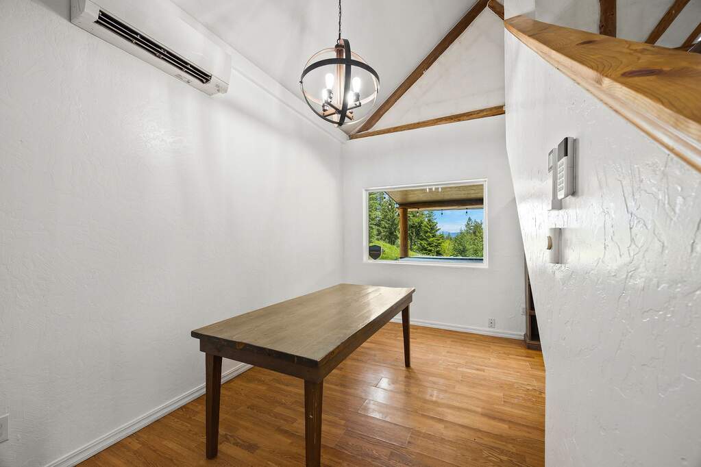 3 Bedroom Single Family Home/House's Image 9