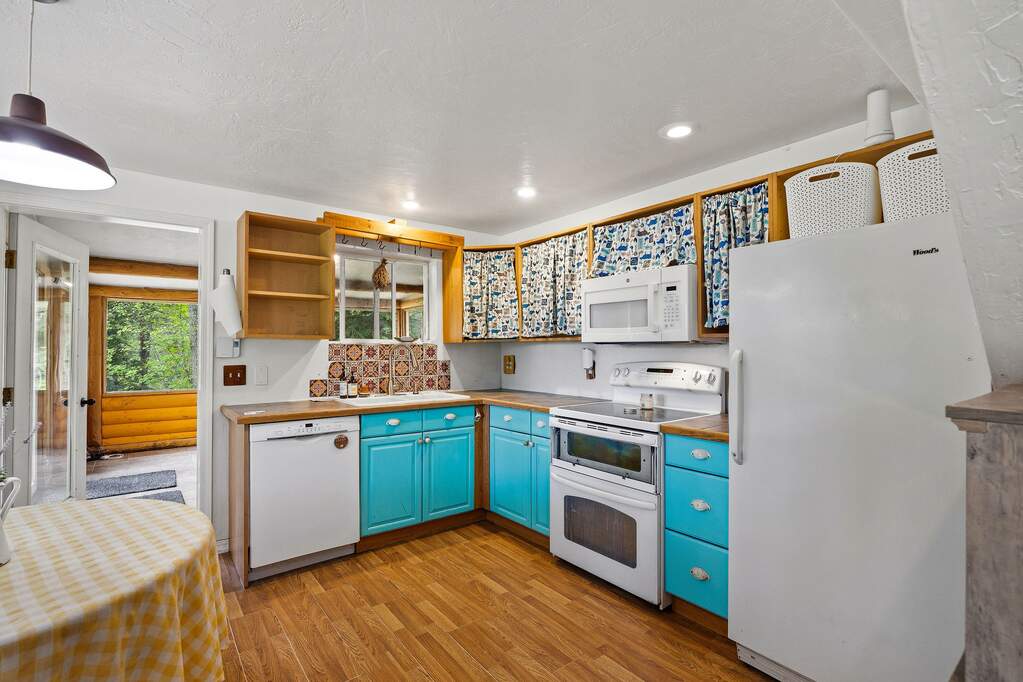 3 Bedroom Single Family Home/House's Image 10