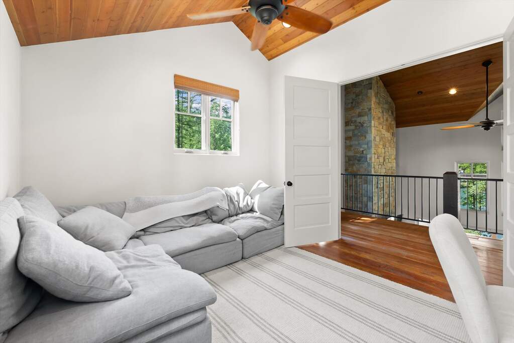 4 Bedroom Single Family Home/House's Image 26