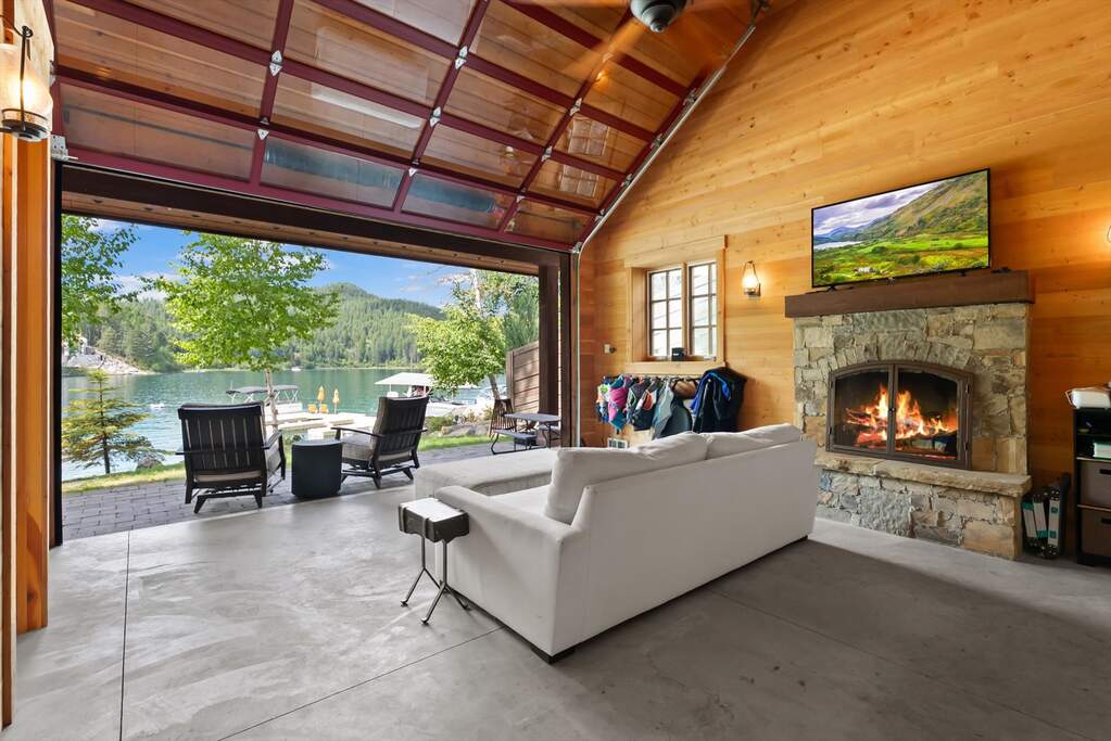 4 Bedroom Single Family Home/House's Image 42