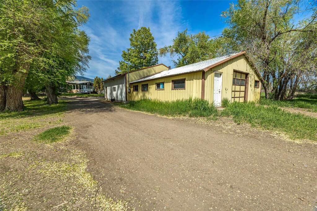 3 Bedroom Single Family Home/House's Image 8