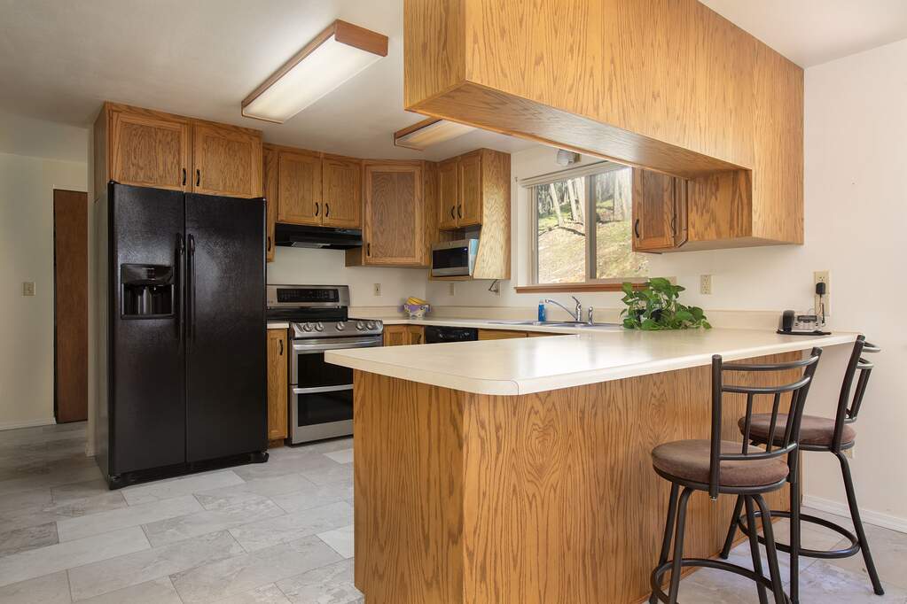 5 Bedroom Single Family Home/House's Image 3