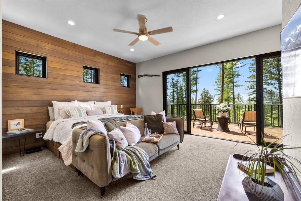 6 Bedroom Single Family Home/House's Image 11