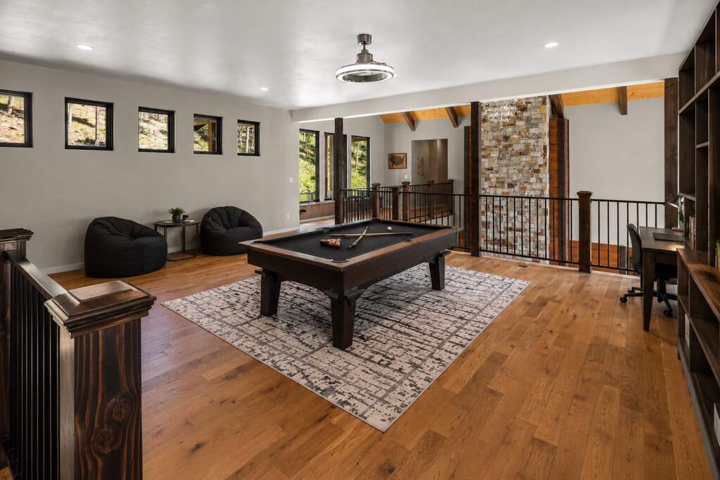 6 Bedroom Single Family Home/House's Image 22