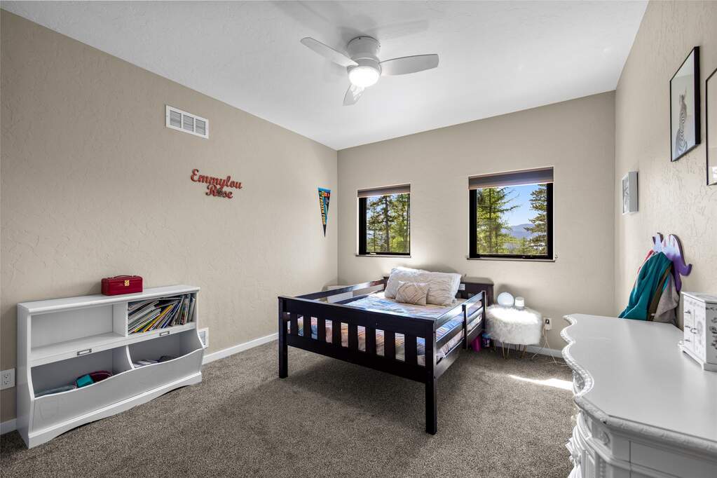 6 Bedroom Single Family Home/House's Image 27