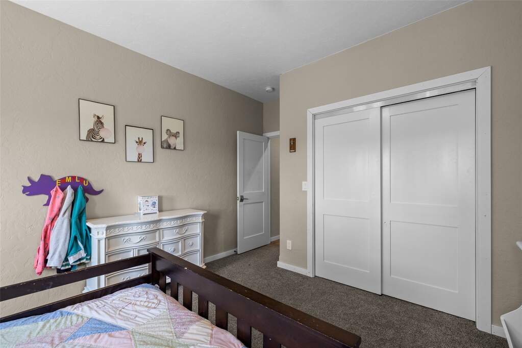 6 Bedroom Single Family Home/House's Image 28