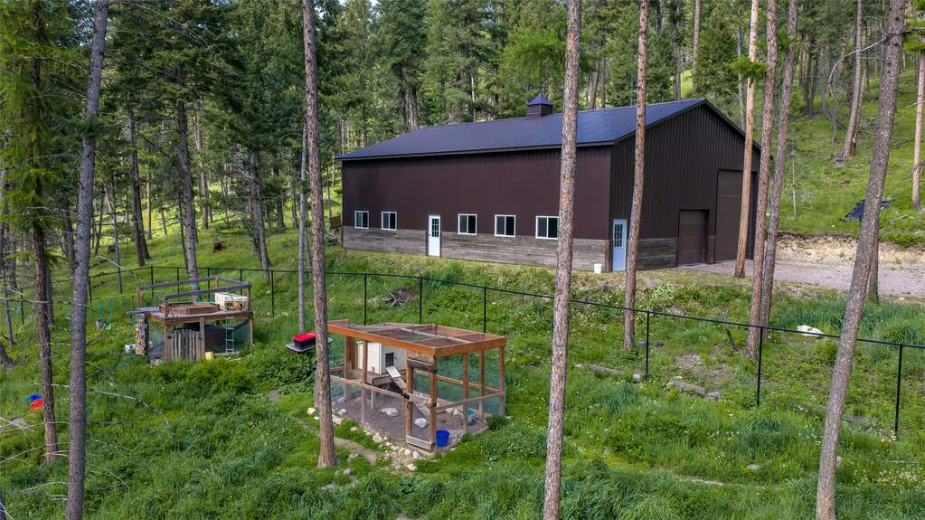 6 Bedroom Single Family Home/House's Image 74