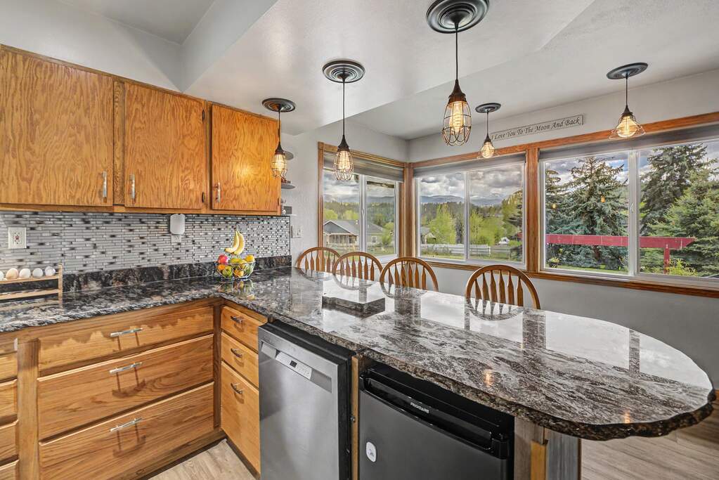 4 Bedroom Single Family Home/House's Image 10
