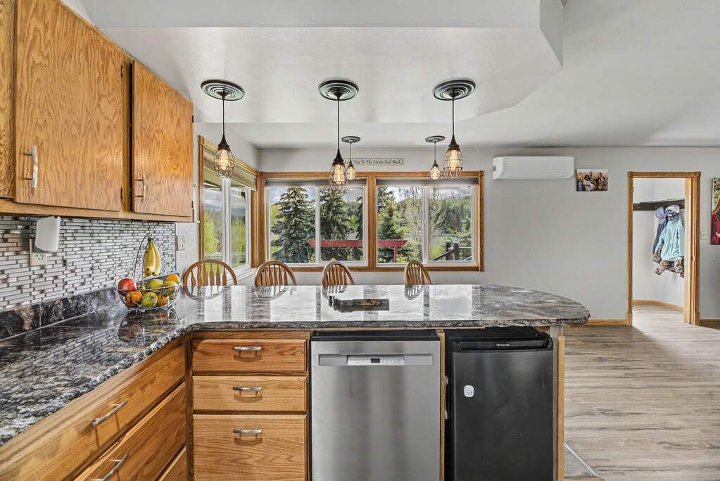 4 Bedroom Single Family Home/House's Image 11