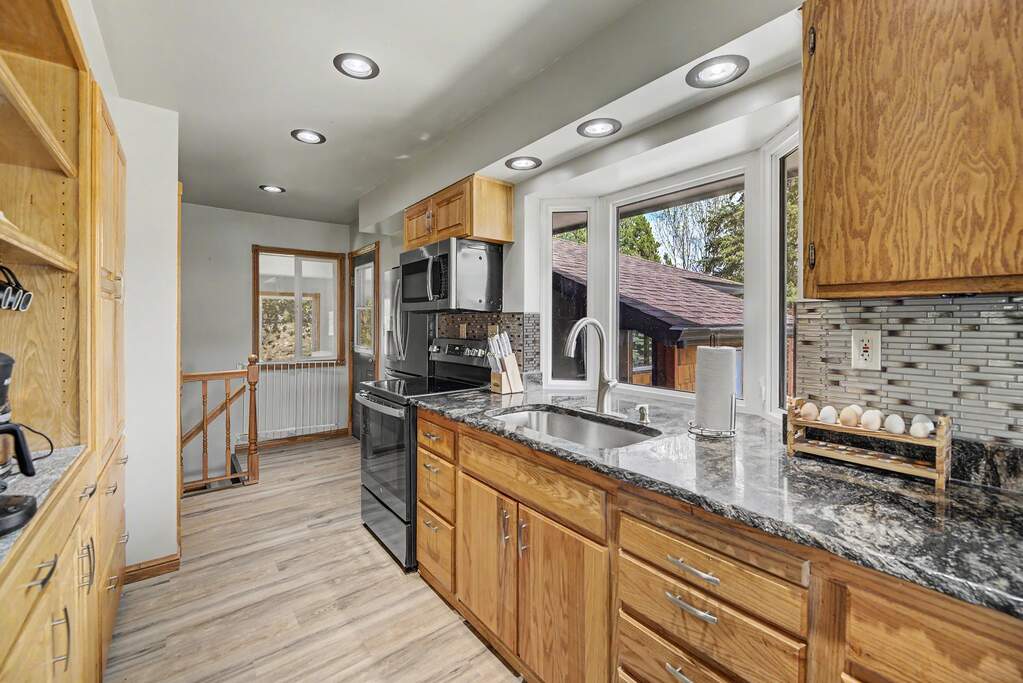4 Bedroom Single Family Home/House's Image 12