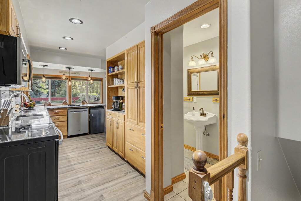 4 Bedroom Single Family Home/House's Image 14