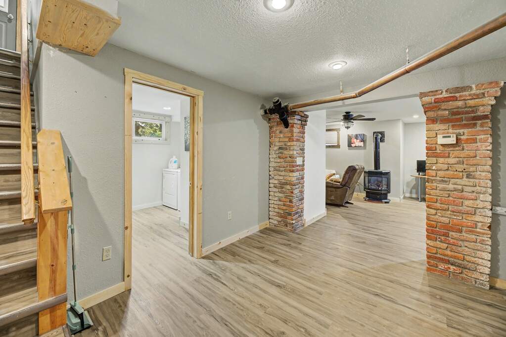 4 Bedroom Single Family Home/House's Image 23