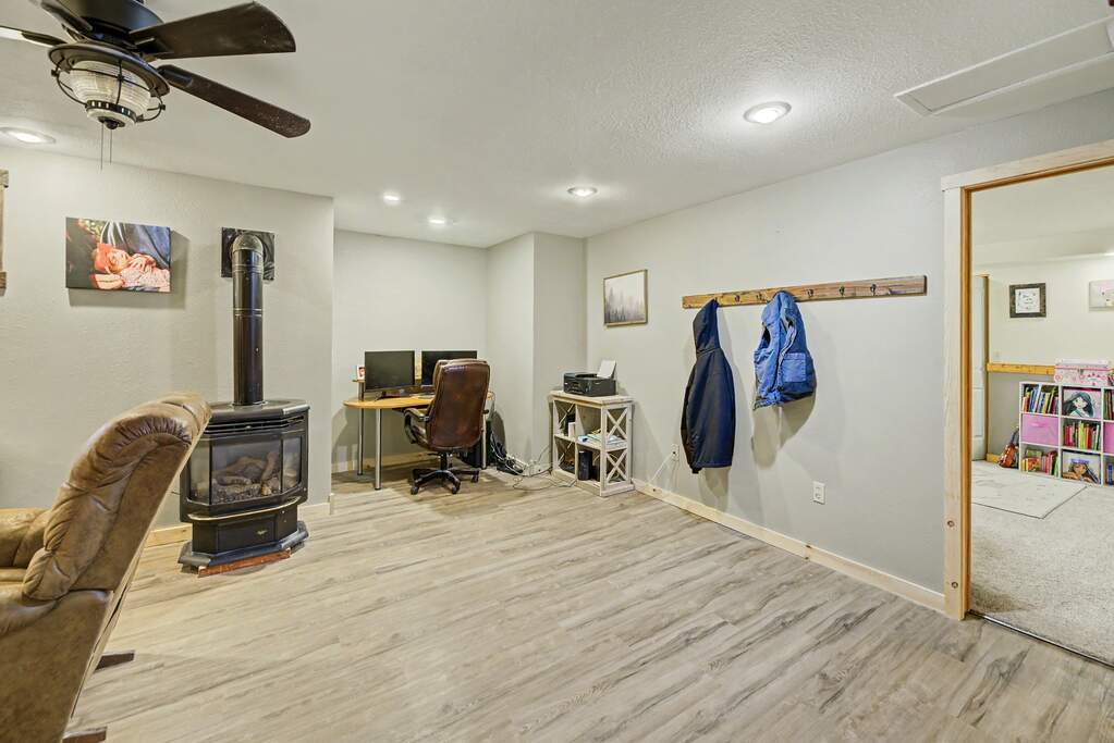 4 Bedroom Single Family Home/House's Image 27