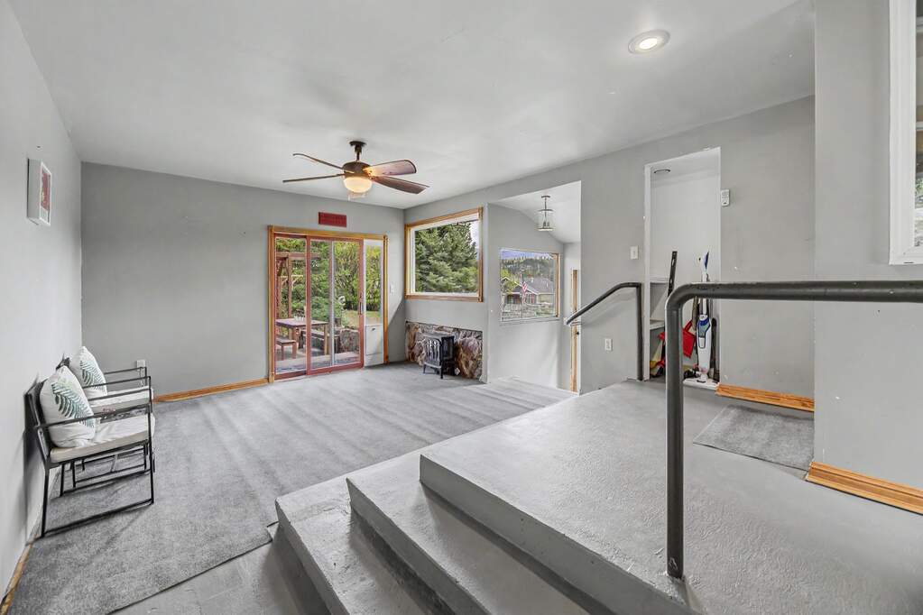 4 Bedroom Single Family Home/House's Image 32
