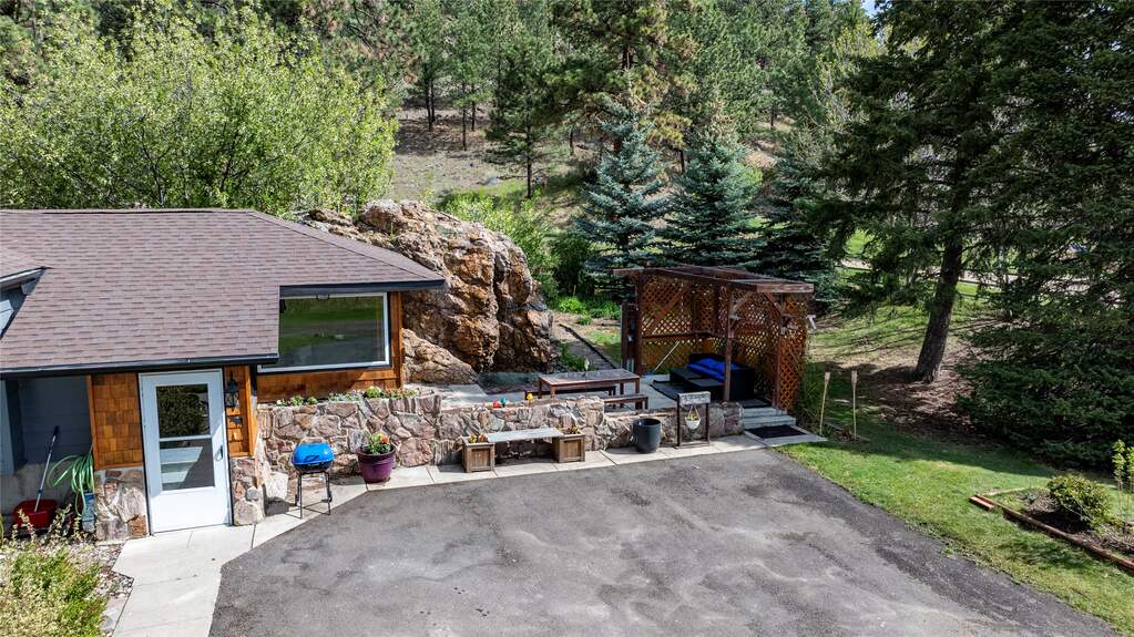 4 Bedroom Single Family Home/House's Image 34