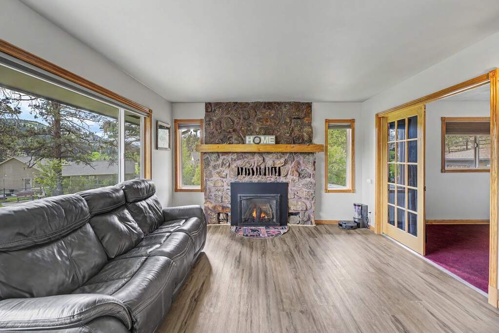 4 Bedroom Single Family Home/House's Image 4