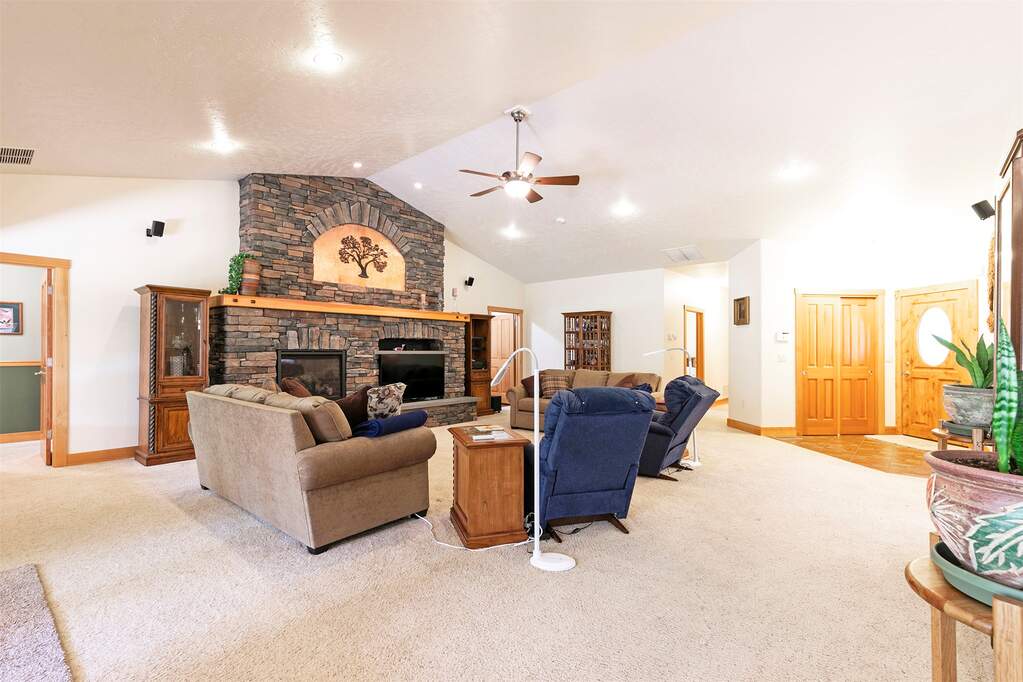 3 Bedroom Single Family Home/House's Image 27