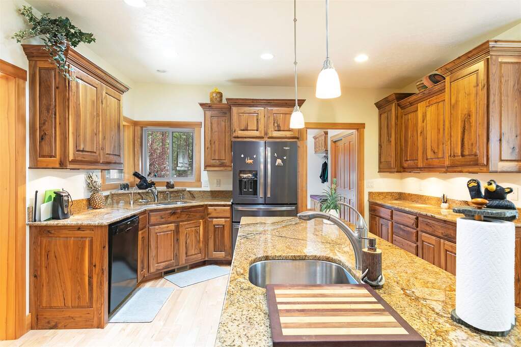 3 Bedroom Single Family Home/House's Image 32