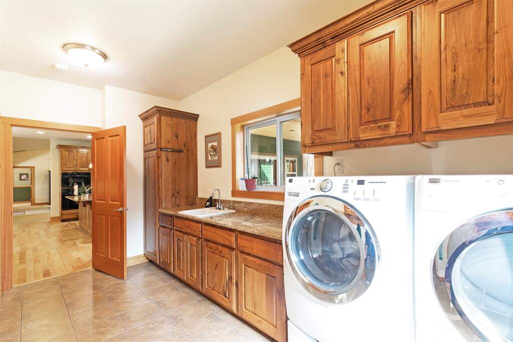 3 Bedroom Single Family Home/House's Image 50