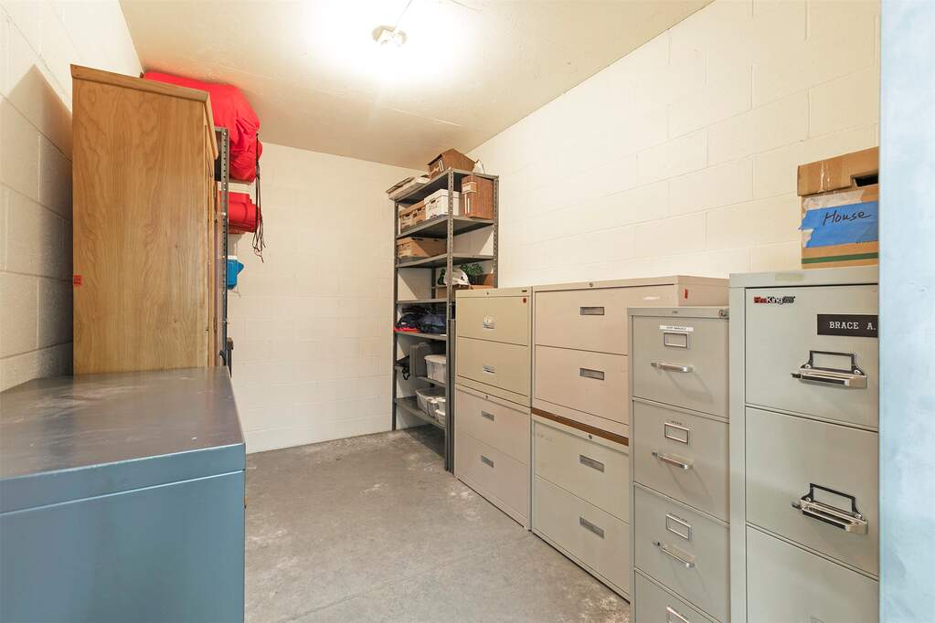 3 Bedroom Single Family Home/House's Image 52