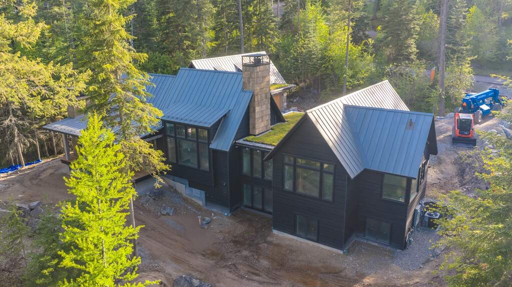4 Bedroom Single Family Home/House's Image 3