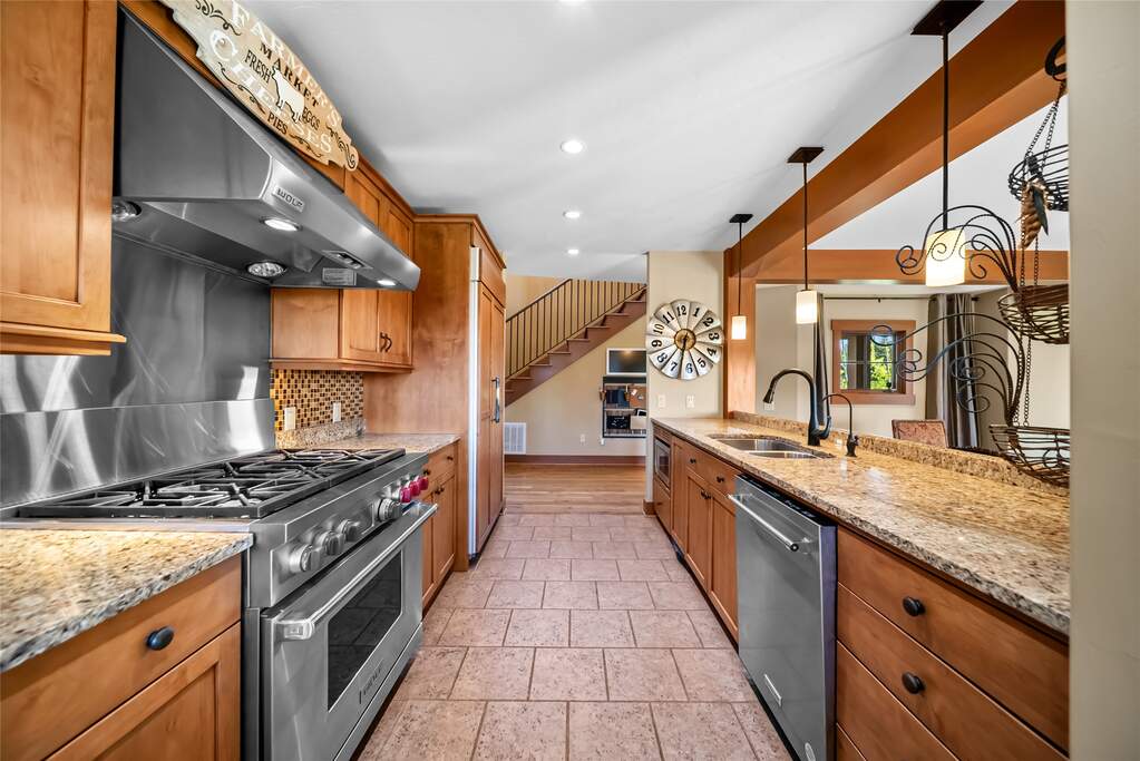 4 Bedroom Single Family Home/House's Image 10