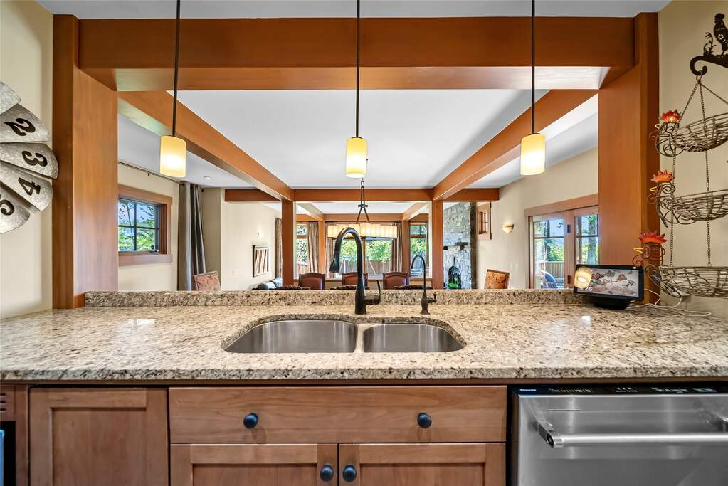 4 Bedroom Single Family Home/House's Image 11