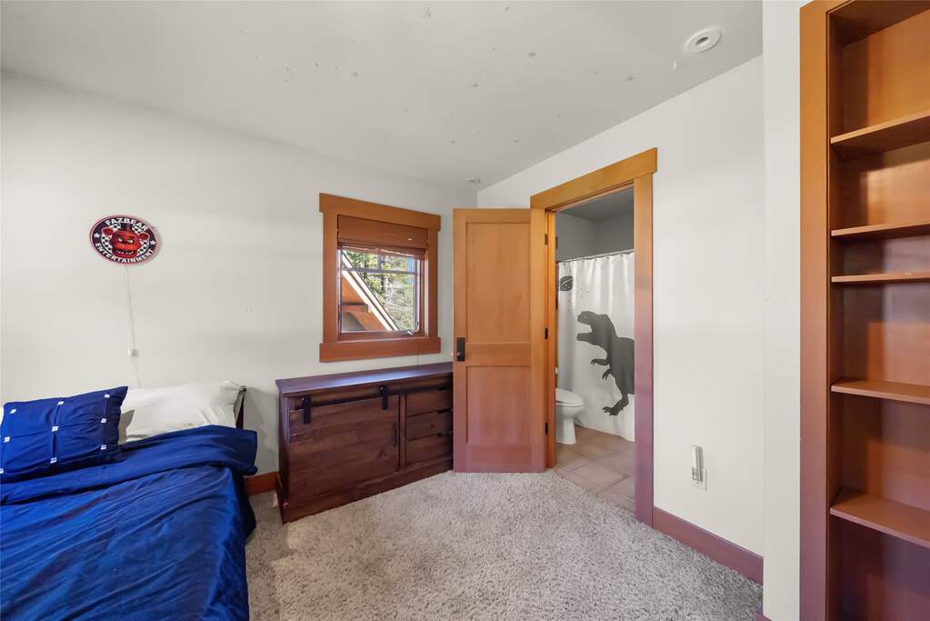 4 Bedroom Single Family Home/House's Image 29