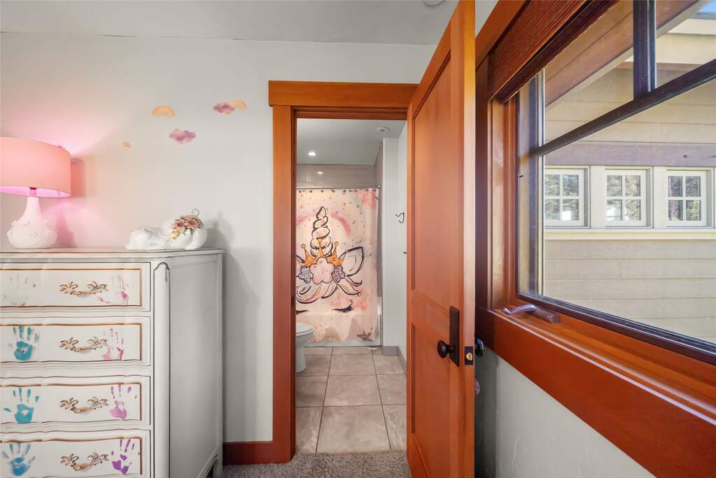 4 Bedroom Single Family Home/House's Image 32