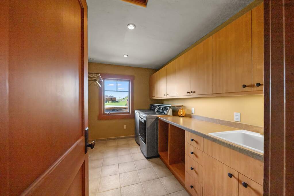 4 Bedroom Single Family Home/House's Image 34