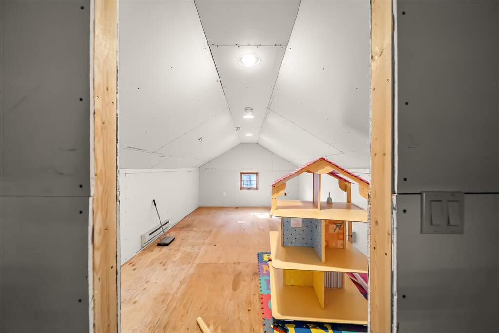 4 Bedroom Single Family Home/House's Image 35