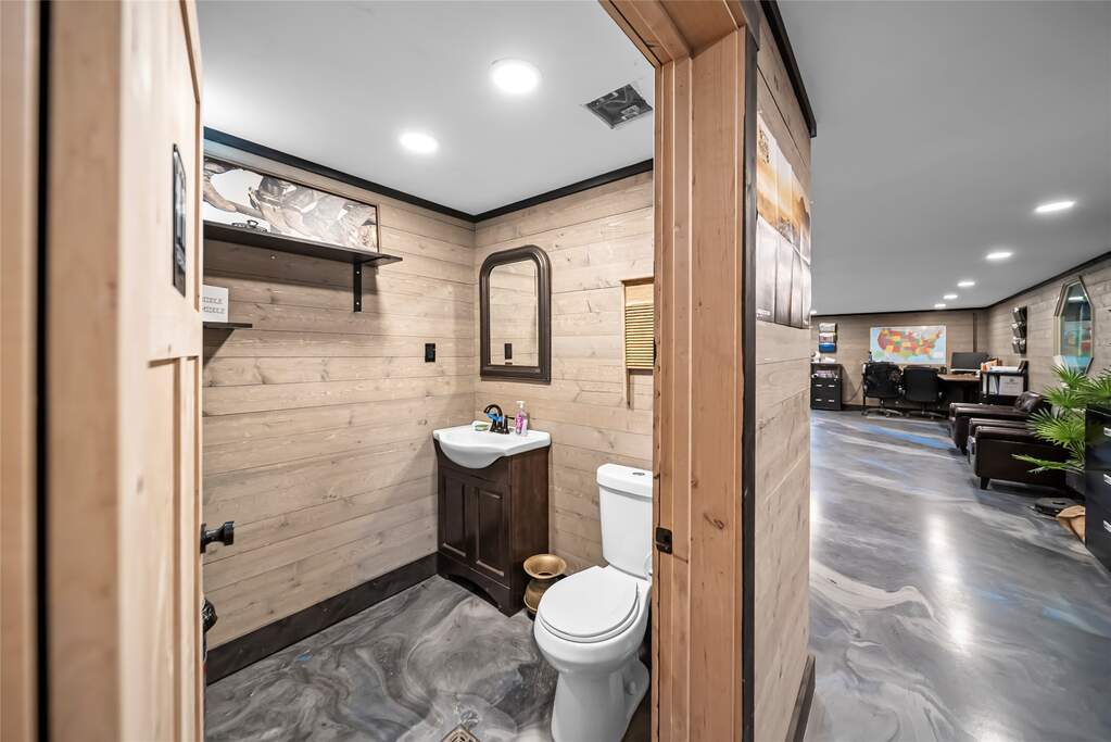 4 Bedroom Single Family Home/House's Image 75