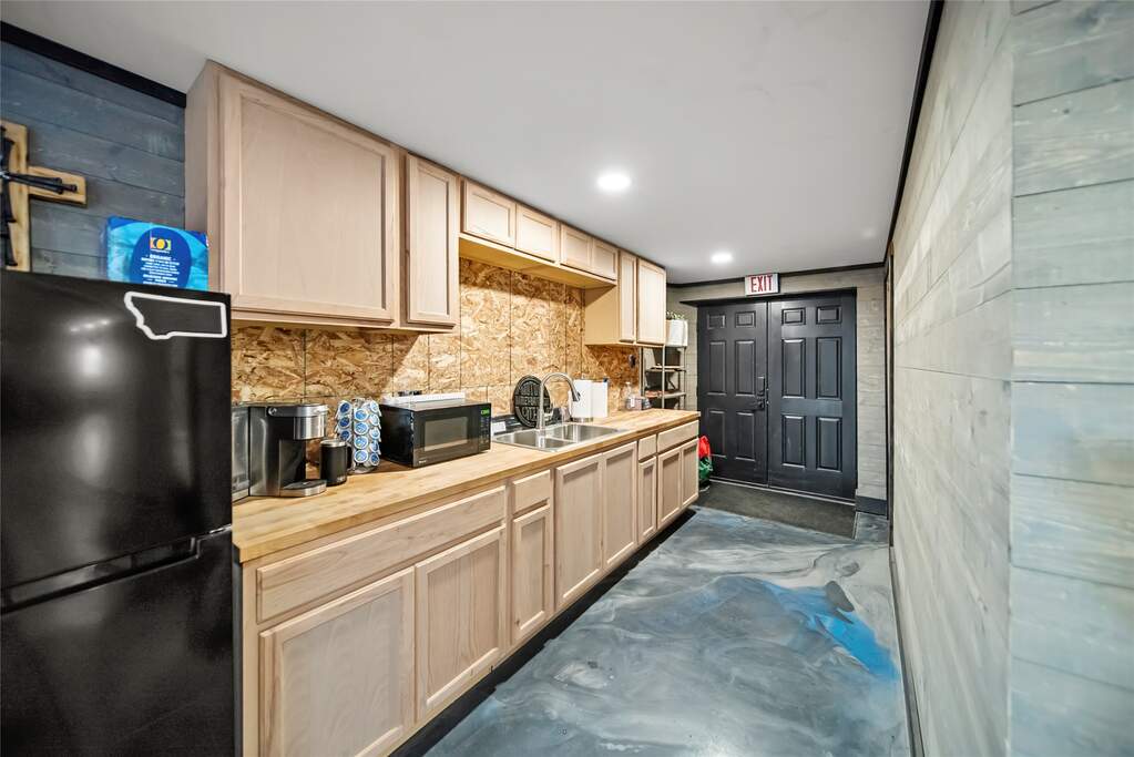 4 Bedroom Single Family Home/House's Image 76